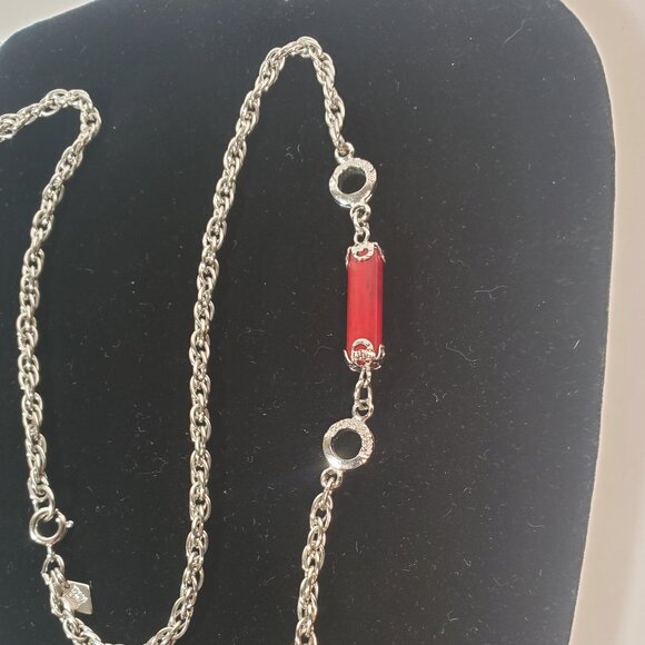 Silver-Tone Dress Necklace with Red Barrel Beads Sarah Coventry, Made in Canada - Picture 4 of 9